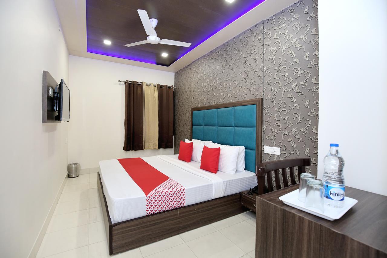 Oyo 12354 Hotel Sangreela Amritsar Eksteriør billede